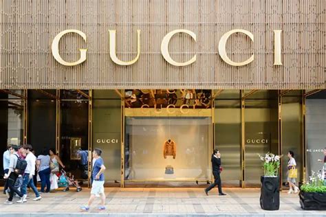 gucci intern|gucci sales assistant.